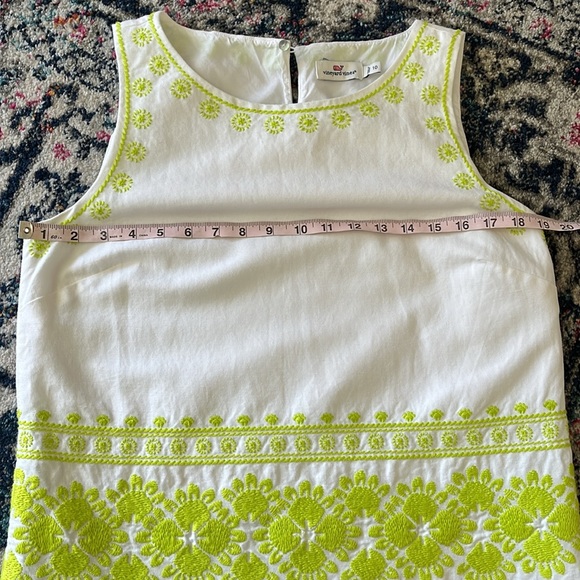 Vineyard Vines neon green and white embroidered sleeveless top size 10 - Picture 10 of 11